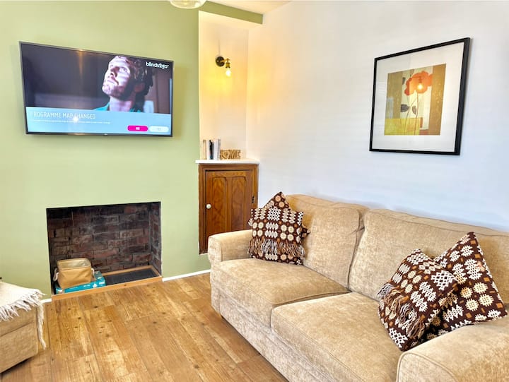 Charming 3-bedroom Welsh Home | Pass The Keys - Kidwelly