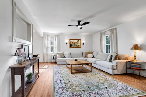 Haven Hill | NEWLY renovated, Charming & Cozy Home