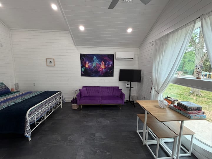 Purple Tiny Home + Fire Pit & Nature - Cape Girardeau, MO
