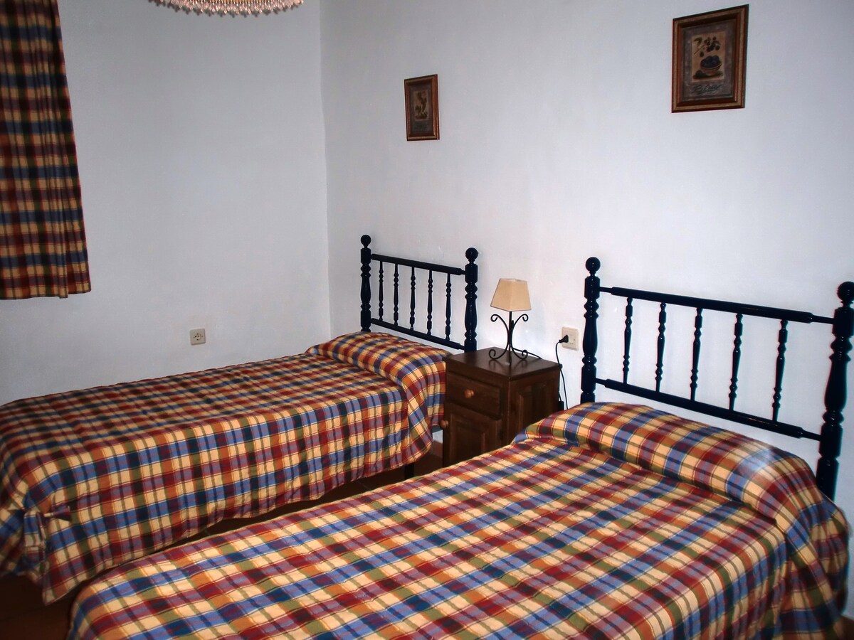 غرفة النوم 2