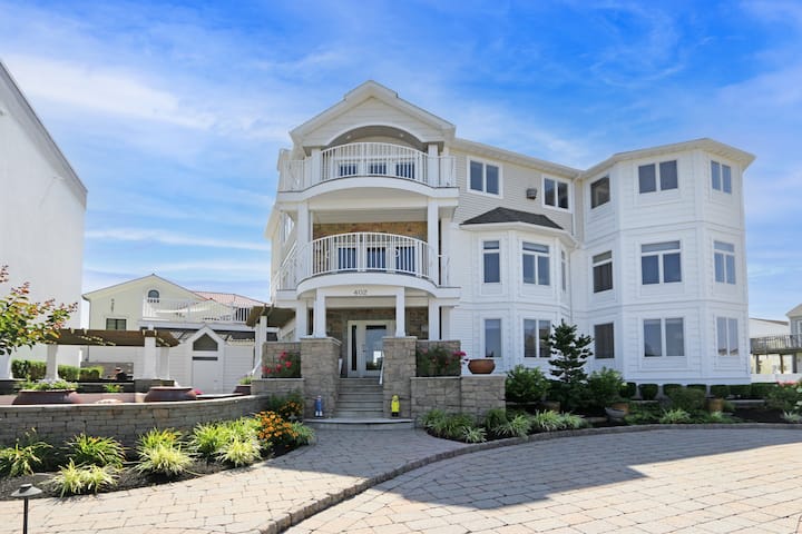 Luxury Beach Home Steps Away From Beautiful Beach - Atlantic City, NJ