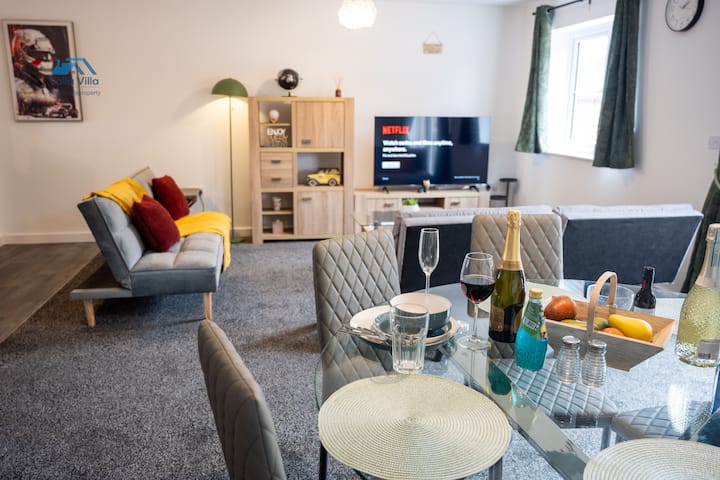 Pines Villa No.14, New 3br,parking +&nbsp;Ev,&nbsp;Sleeps&nbsp;10 - Northampton