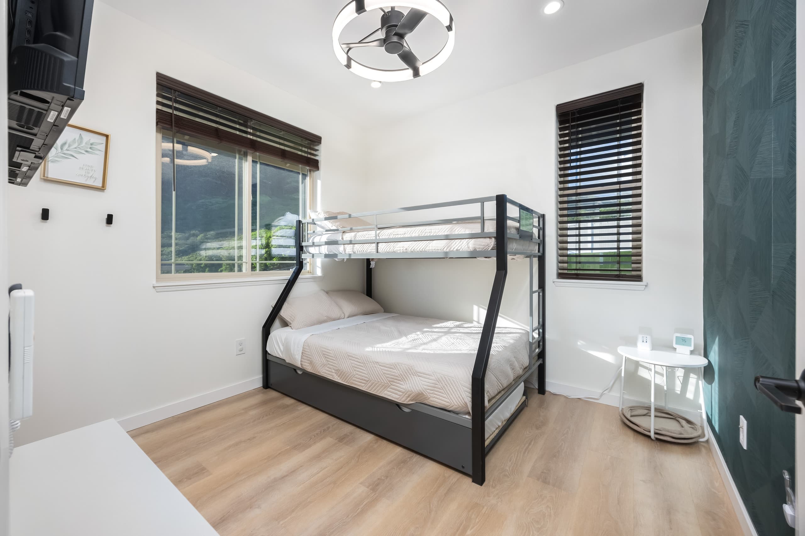 Home in Waianae · ★5.0 · 4 bedrooms · 8 beds · 2.5 private baths - Image 52