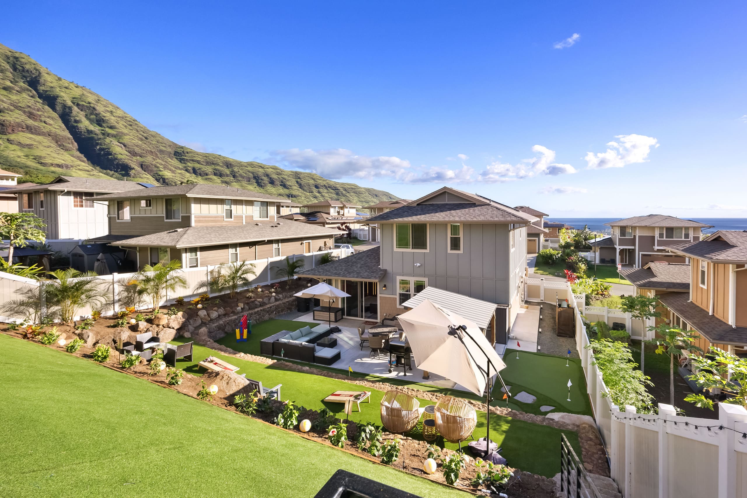 Home in Waianae · ★5.0 · 4 bedrooms · 8 beds · 2.5 private baths - Image 70
