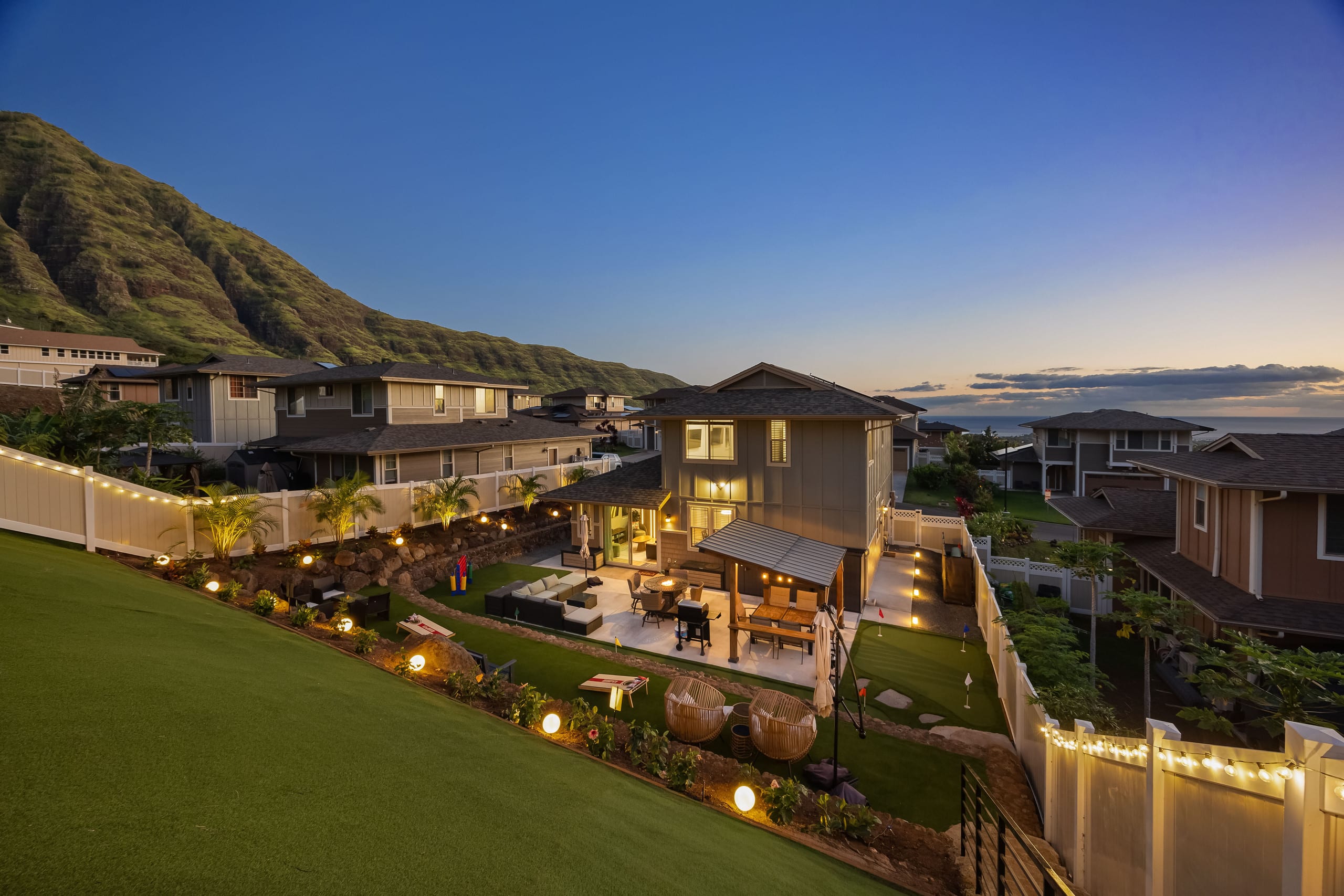 Home in Waianae · ★5.0 · 4 bedrooms · 8 beds · 2.5 private baths - Image 61