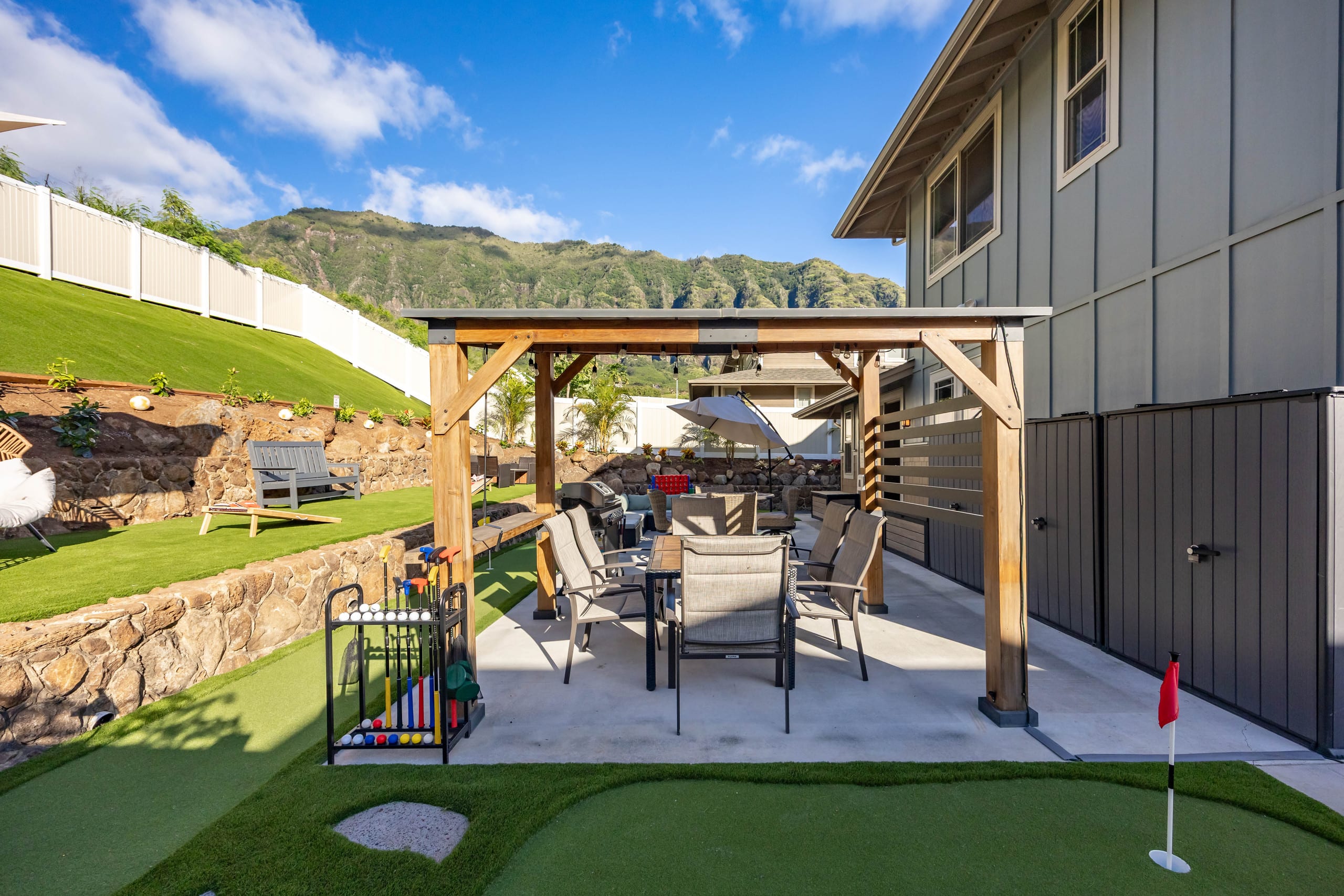 Home in Waianae · ★5.0 · 4 bedrooms · 8 beds · 2.5 private baths - Image 73