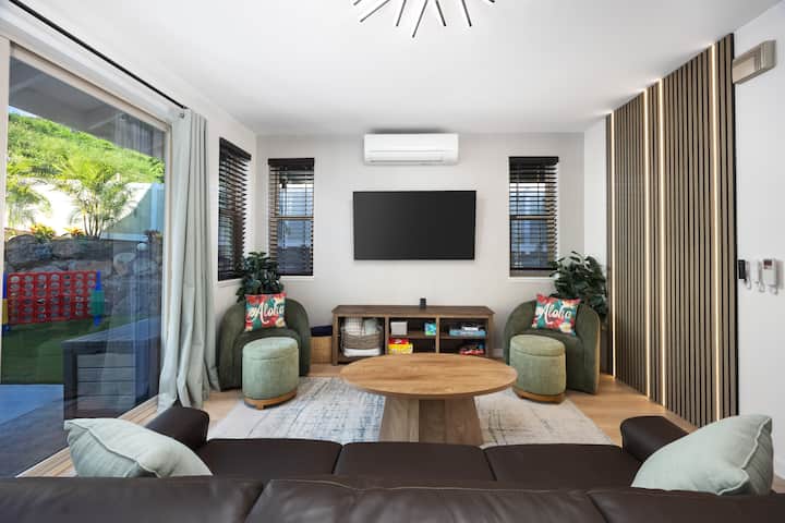 Villa Aloha · 4 Bedrooms, Pool, Hot Tub Sleeps 12 - Waianae, HI