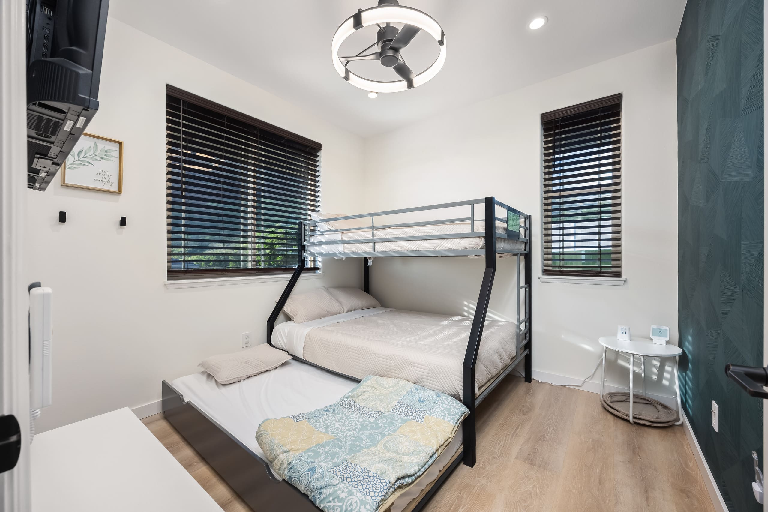 Home in Waianae · ★5.0 · 4 bedrooms · 8 beds · 2.5 private baths - Image 49