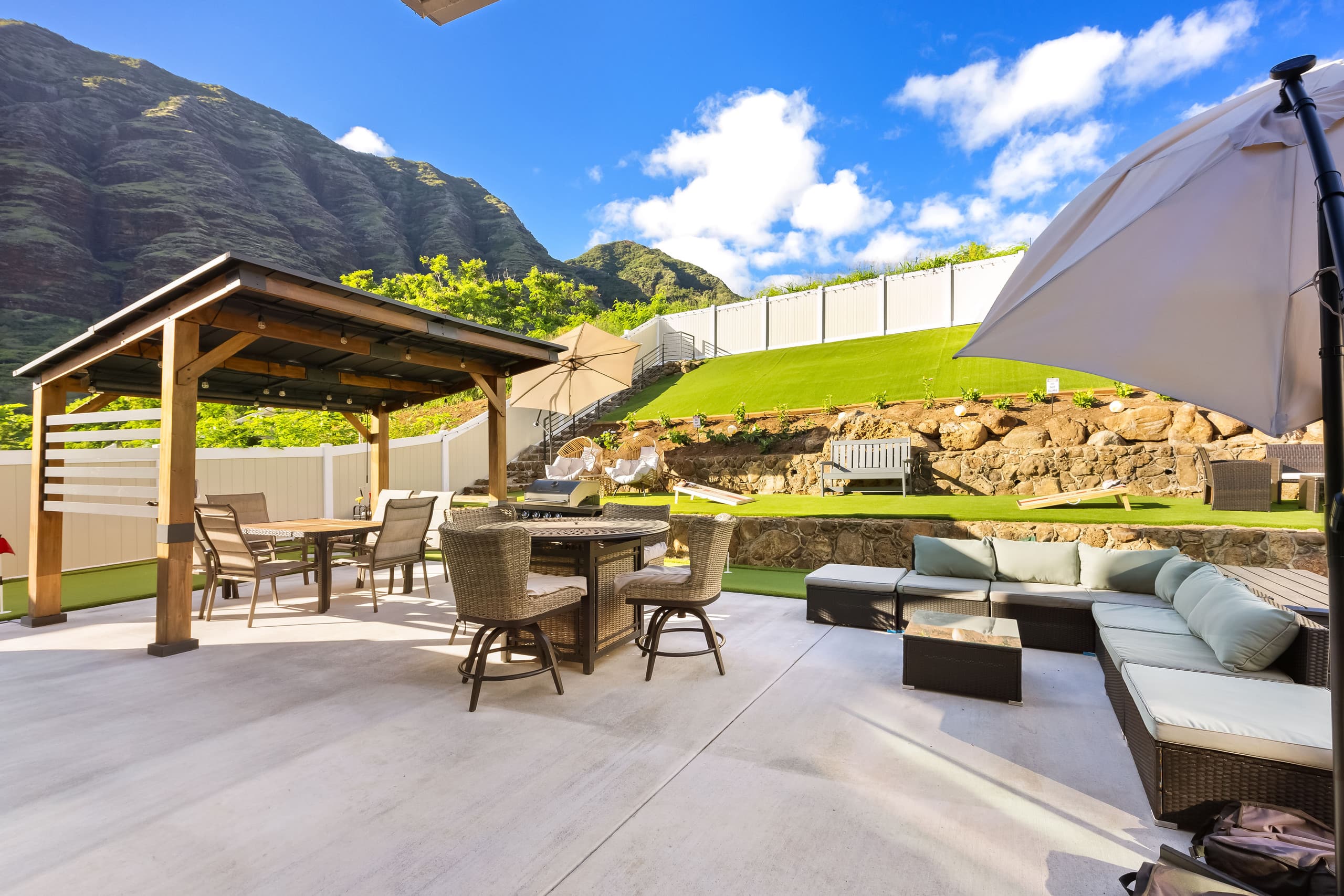 Home in Waianae · ★5.0 · 4 bedrooms · 8 beds · 2.5 private baths - Image 75