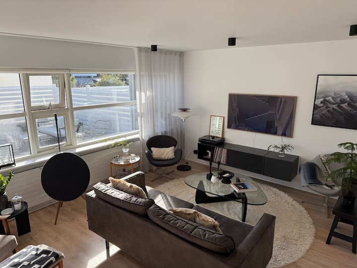 Cozy 4 Bedroom House In The Heart Of The City - Reykjavik