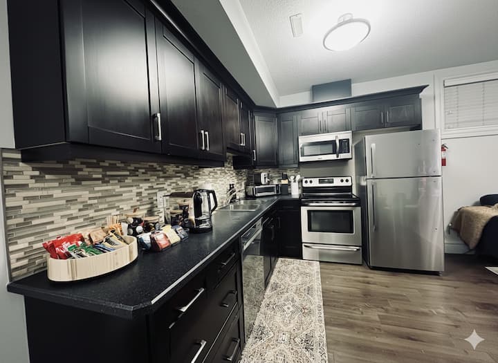 2bedroom/2bathroom Suite | Private Entry & Laundry - Fort McMurray