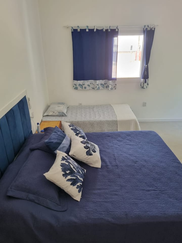 Glavna spavaća soba s garderobom 