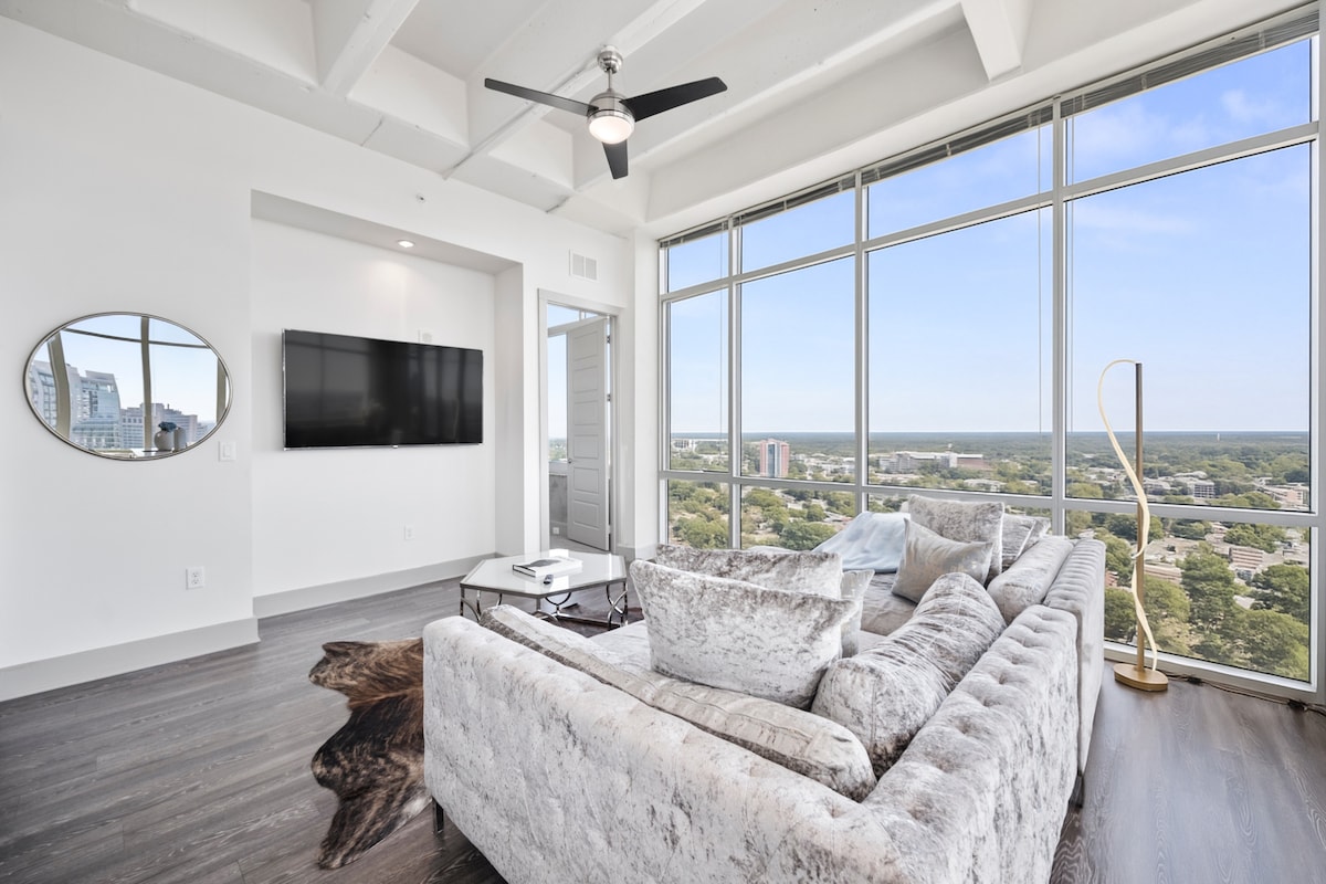 Top Airbnb: New Luxury Penthouse Krimson Towers Kingbed in Downtown