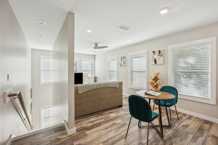 Unit 2: Quiet 2 Bd Near Stadium & Historic Spr - Jacksonville, FL