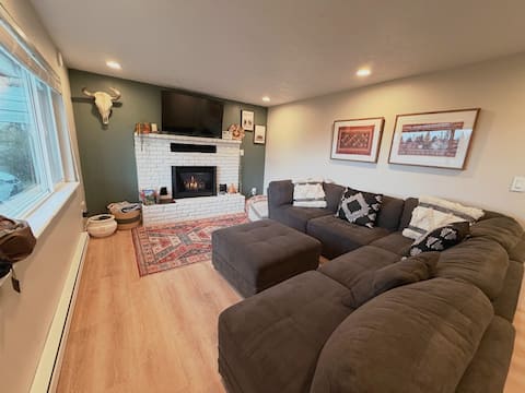 Top Airbnb: Newly Remodeled National Park Base Camp in Bryce Canyon / Garfield County