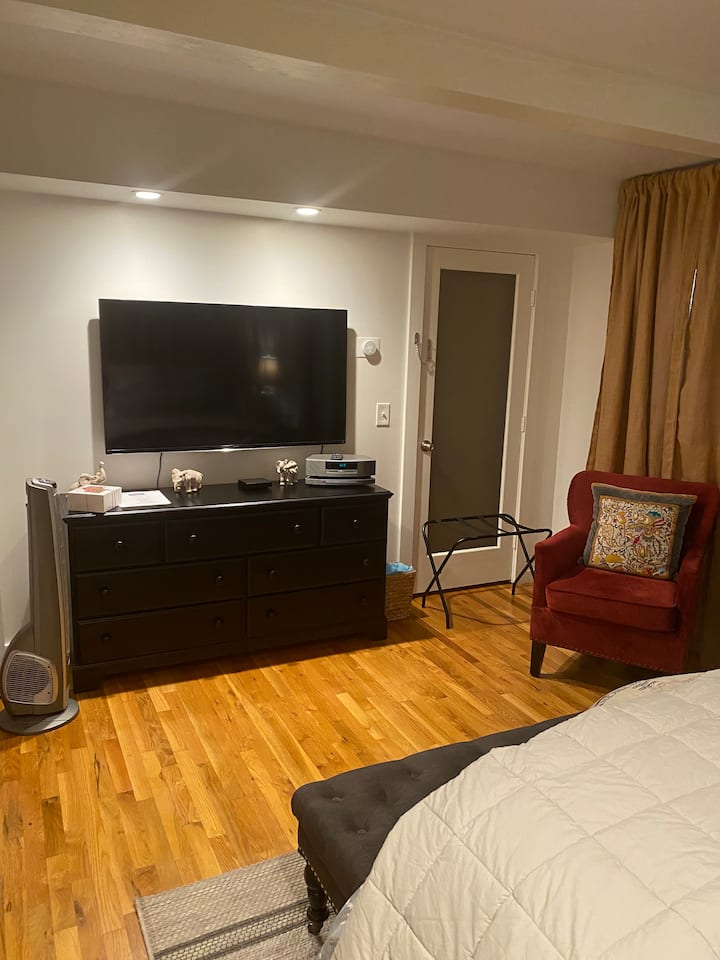 Treehouse - Retreat Suite - Guerneville, CA