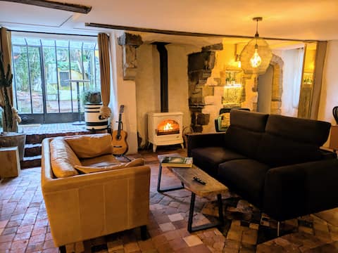 Top performing Airbnb: AUTHENTiC - 3-bedroom house, 142 m2 of charm & freshness in Vitré