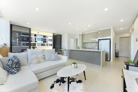 Successful Airbnb property: Lidcombe cozy 3Br Apt with Central AC & Parking in Lidcombe
