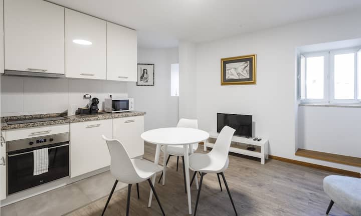 Apartamento Charmoso Com Fácil Estacionamento - Queluz