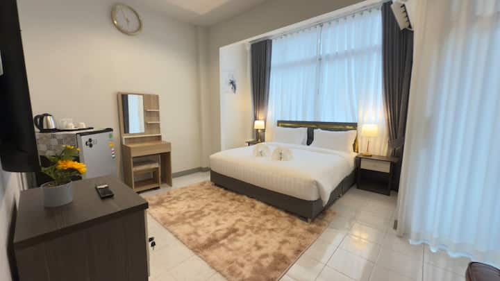 Superior Balcony Room - Ali House Patong - Patong Beach