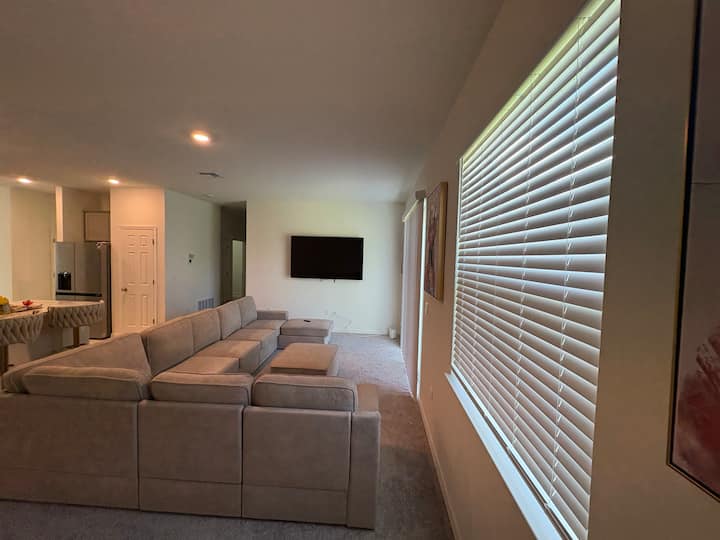 Modern 3br Home W/ Peaceful Lake View - 포트 St. 루시