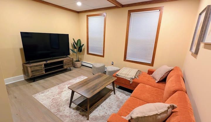 Lovely 3br For 6 Near Airport & Boston W/ Parking - Revere, MA