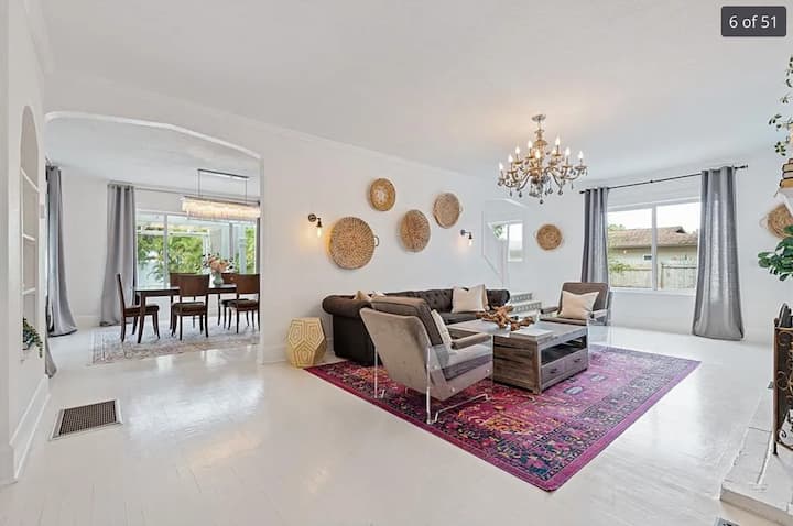 Spanish Villa:heated Pool:near Beach:full Property - St. Petersburg, FL