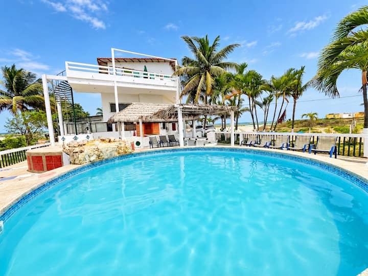 House with 2 pools and grill, near the sea