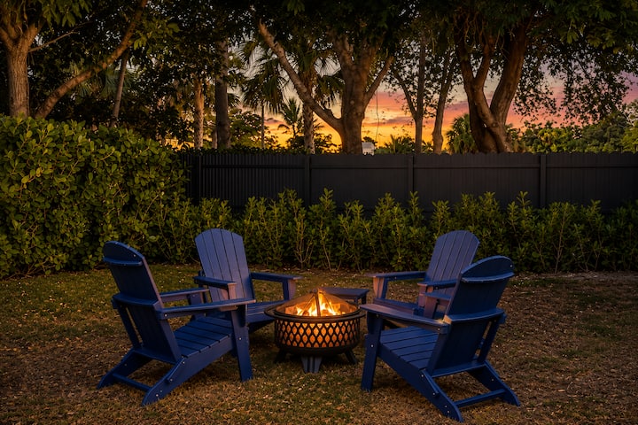 Fenced Yard, Boat Parking & Fire Pit | Near Beach - Naples, FL