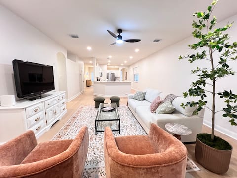 Spacious Roanoke Retreat
