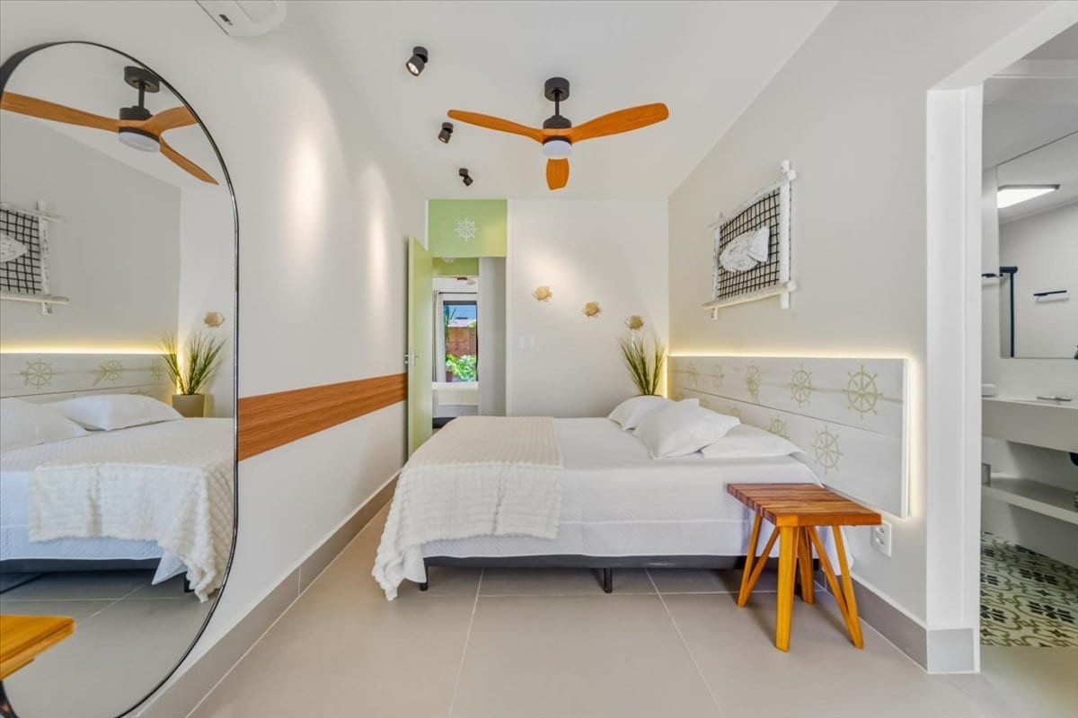 Queen size bed, air conditioning ❄️ and en-suite with balcony and hammock 