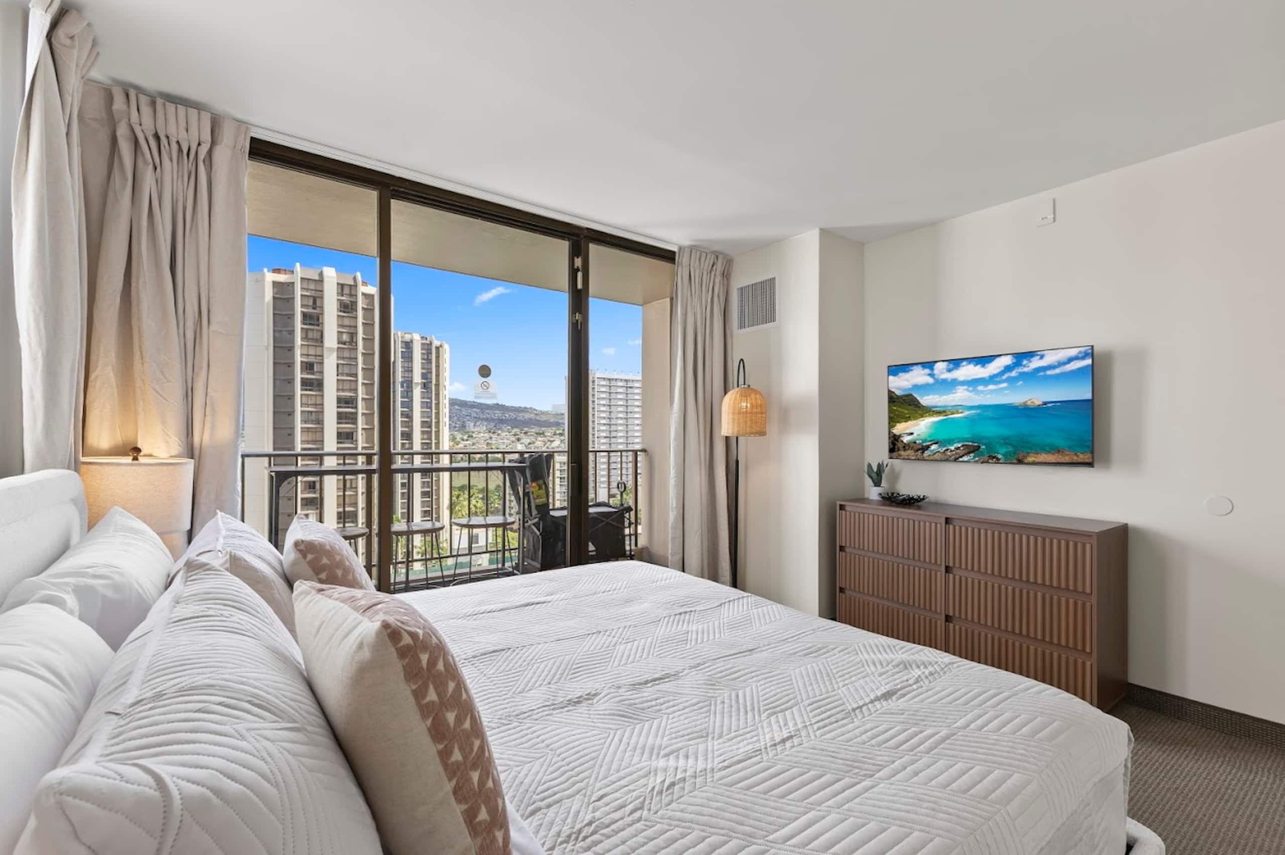 16FL-Beautiful Waikiki 1BR w/ Parking Near Beach~ - Image 25
