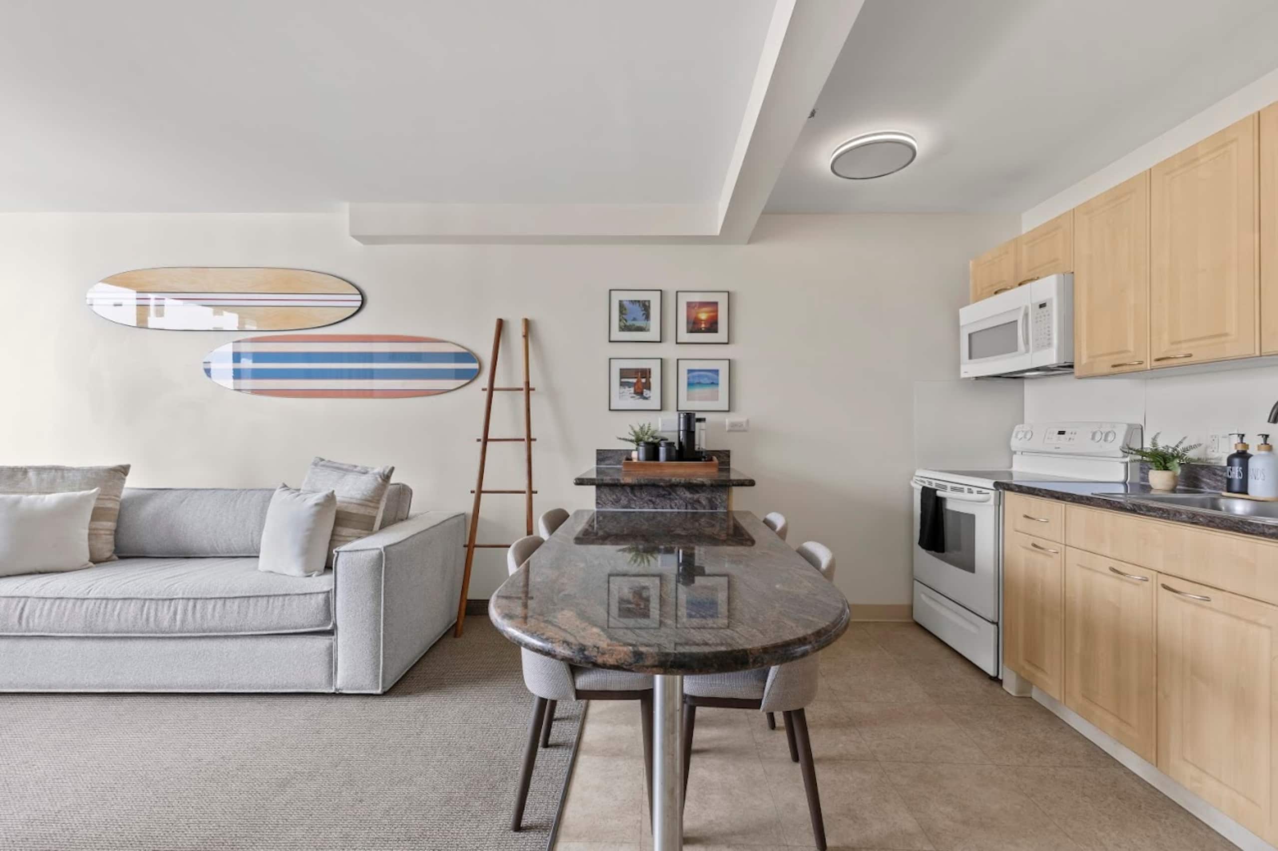 16FL-Beautiful Waikiki 1BR w/ Parking Near Beach~ - Image 15