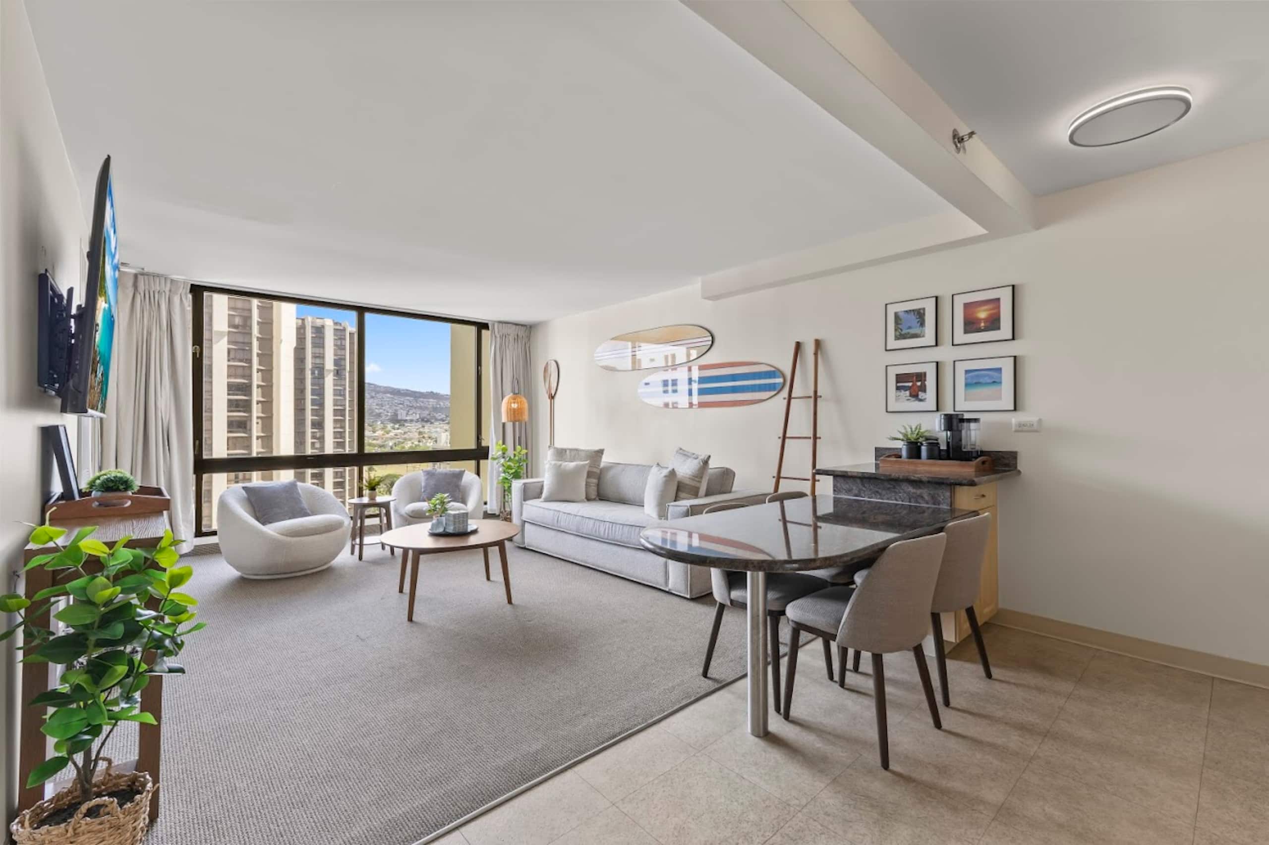 16FL-Beautiful Waikiki 1BR w/ Parking Near Beach~ - Image 1