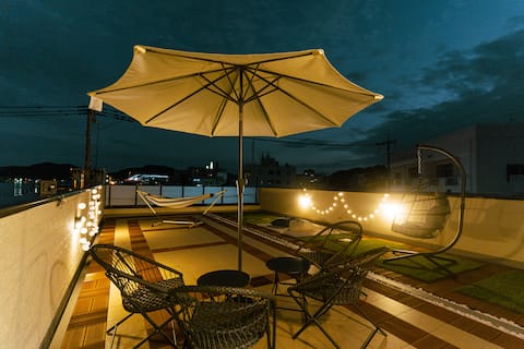 Beachside house with rooftop terrace | BBQ · Sauna | 3 bedrooms | Parking lot | 8 people
