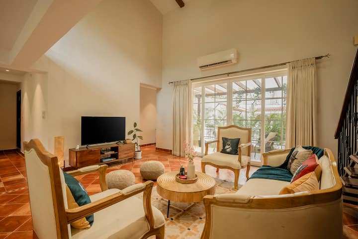 Living room image 4