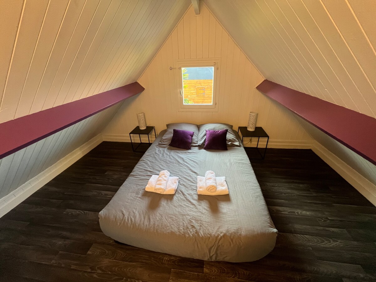 חדר השינה השלישי למעלה ברצף 