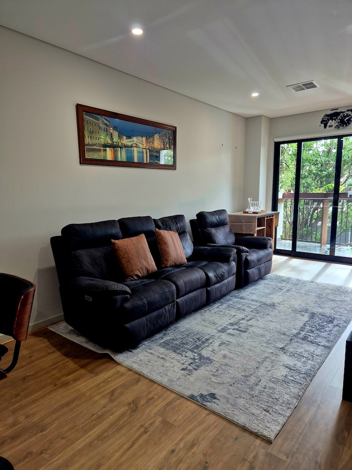 Urban Retreat In The Heart Of Port Adelaide - Port Adelaide