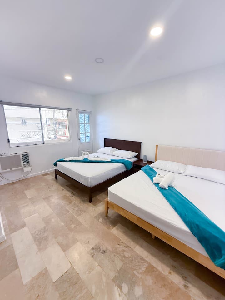 2 חדרי שינה ראשיים בקומה השנייה