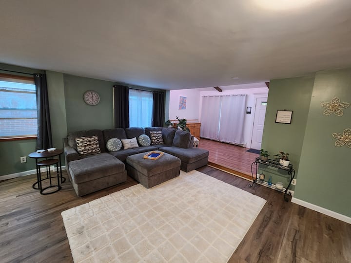 Open Flr Plan 3br Sleeps 6 With Pool - Lancaster, NY