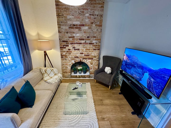 Charming 2b City Terrace With Garden - Sydney