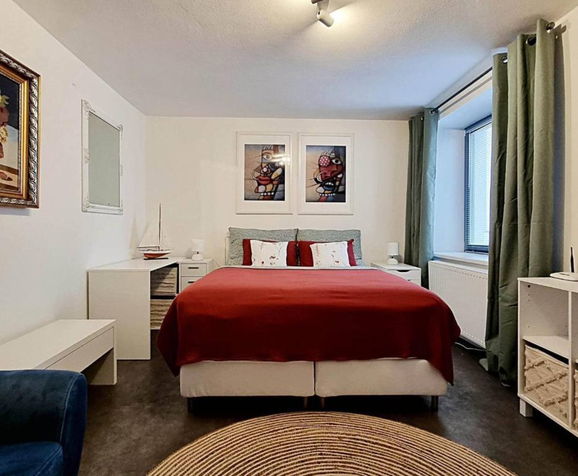 Quiet apartment in the center of Písek, in the courtyard wing of the house.
