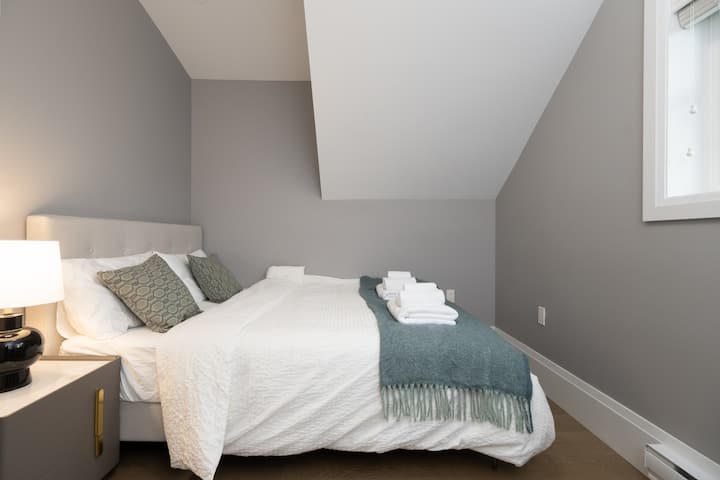 เตียงควีนไซส์