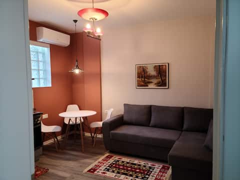 Popular Airbnb listing: Quiet Apartment: Bedroom Terrace | Near Park in Korçë