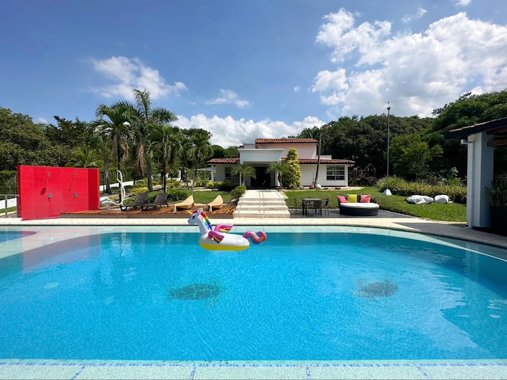 Spacious estate in San Jerónimo for 25 to 30 people