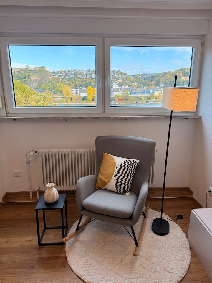 Skylight | Queensize, Wine, Netflix, Snacks, View - Koblenz
