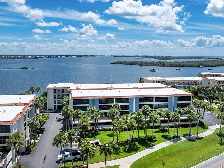 Manasota Key Waterfront Condo 10 Min Walk To Beach - Manasota Key, FL