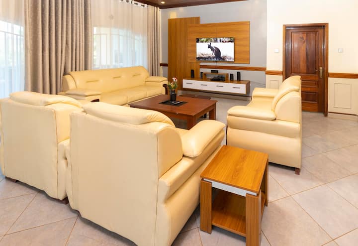Grande Villa Kimironko Avec Jacuzzi & Studio Privé - Kigali