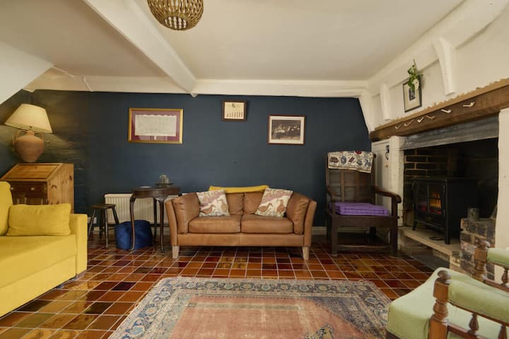 3 Bed Cute And Cosy 17th Century Thatched Cottage - Sidmouth