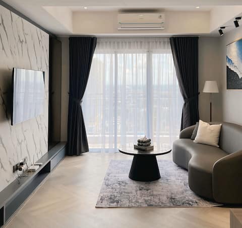 Luxury 3BR Podomoro Suite | Medan City View (NEW)
